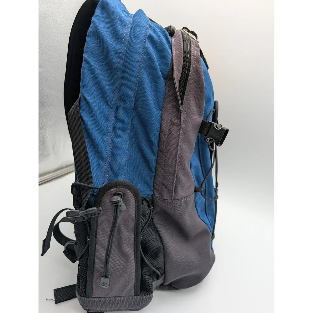 The North Face Slingshot Backpack Blue Grey Hiking Daypack Bungee Cord